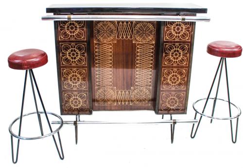 MUEBLE BAR CON TABURETES