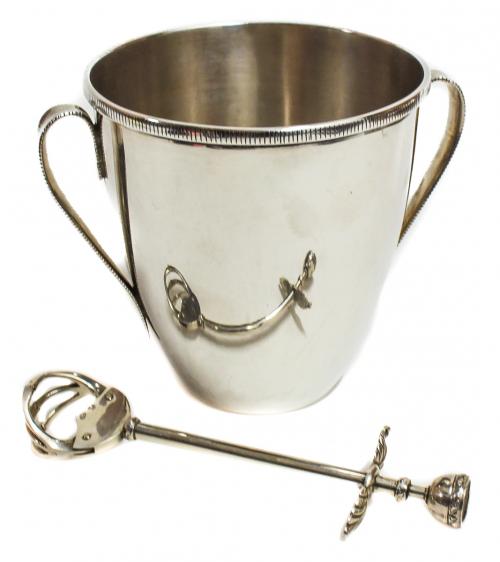 CUBITERA CON PINZAS EN PLATA