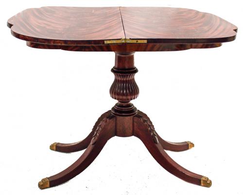 MESA DE JUEGO MEDIADOS DEL SIGLO XX