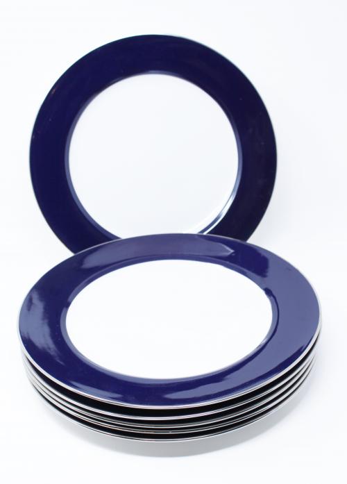 SEIS PLATOS DE RESPETO EN PORCELANA 