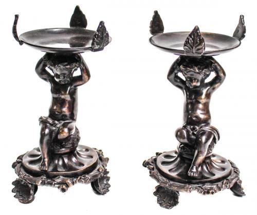 PAREJA DE CANDELABROS EN BRONCE