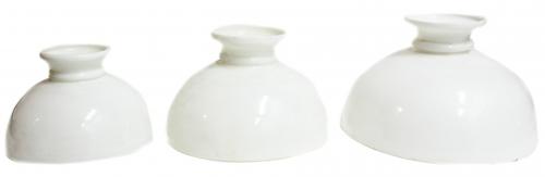  LOTE DE TRES  TULIPAS DE OPALINA BLANCA
