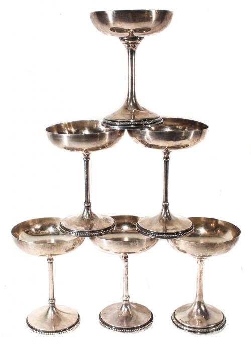 CONJUNTO DE SIETE  COPAS EN PLATA