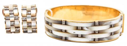 CONJUNTO CON NÁCAR Y BRILLANTES