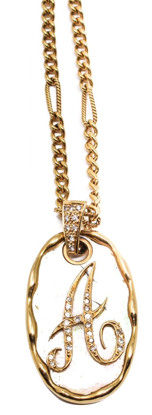 CADENA CON COLGANTE DE ORO