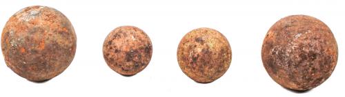 CUATRO BALAS DE CAÑÓN