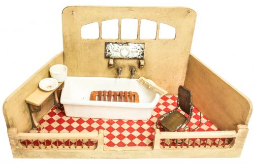"BAÑO" Y SILLA PARA MUÑECA