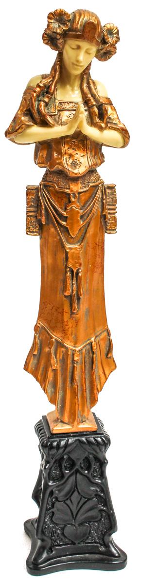 "DAMA ORANTA"