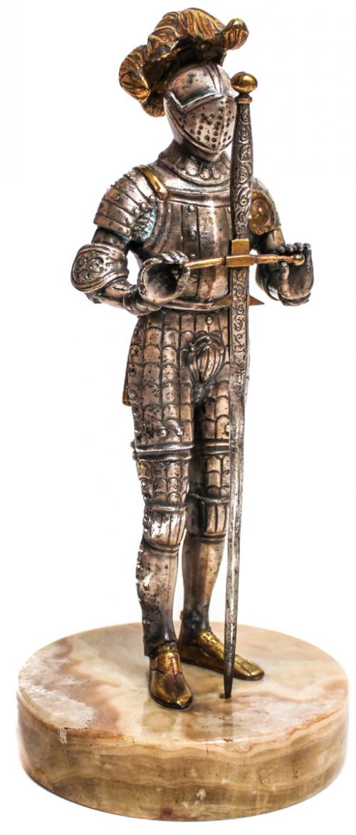 FIGURA DECORATIVA "CABALLERO"