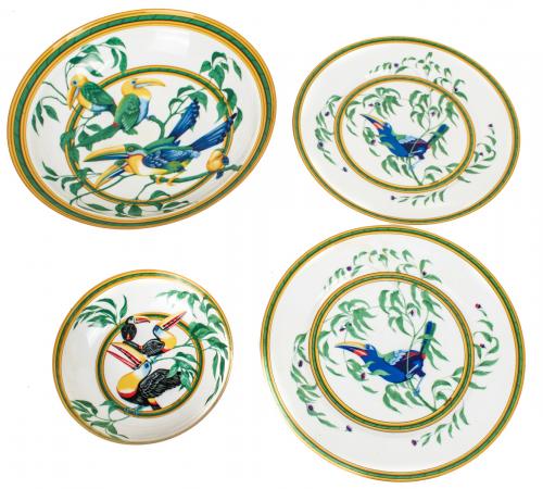 CONJUNTO DE PIEZAS DE PORCELANA HERMES