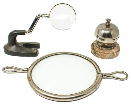 DOS LUPAS Y TIMBRE DE MESA