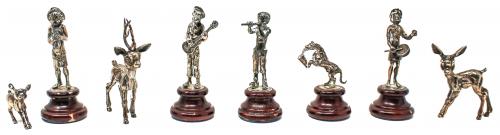 COLECCIÓN DE OCHO FIGURITAS DE PLATA