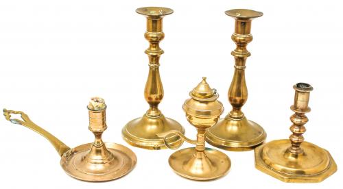 LOTE DE SEIS CANDELEROS DE METAL