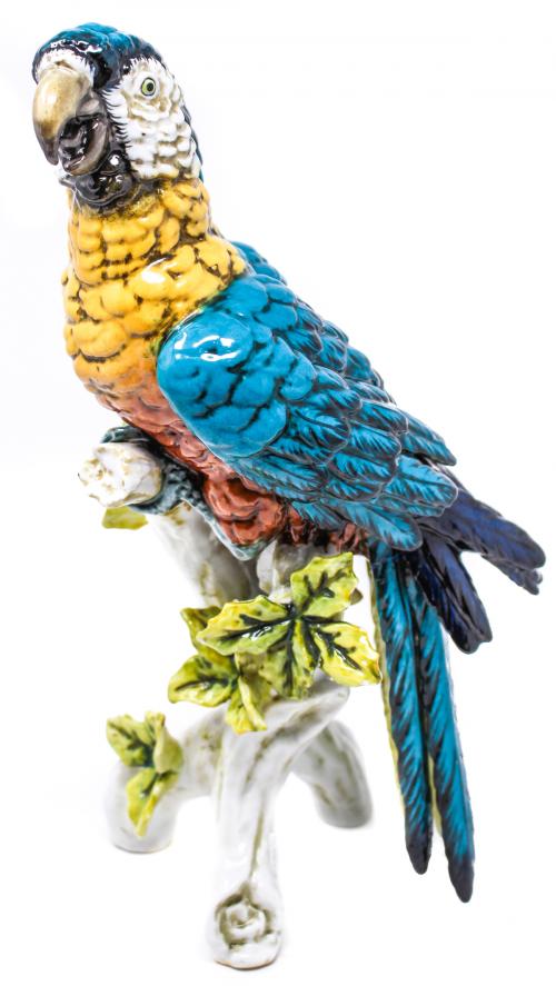 "LORO" EN PORCELANA