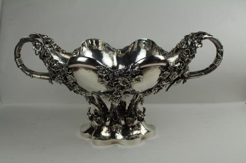 GRAN CENTRO DE MESA EN PLATA