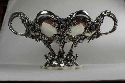GRAN CENTRO DE MESA EN PLATA