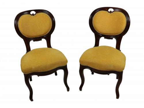 PAREJA DE SILLAS INGLESAS DE ESTILO VICTORIANO