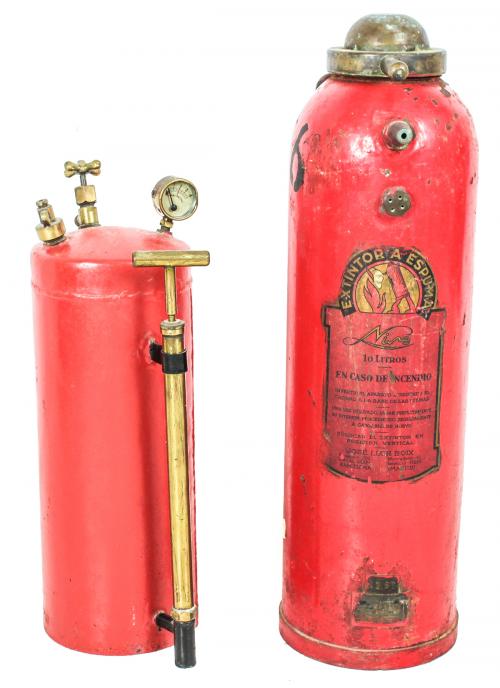 DOS EXTINTORES