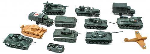 LOTE VARIADO DE TANQUES Y CAMIONES