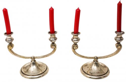 PAREJA DE CANDELABROS EN PLATA