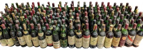 GRAN LOTE DE BOTELLAS DE VINO DE "COLECCION"