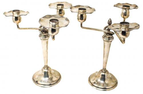 PAREJA DE CANDELABROS EN PLATA