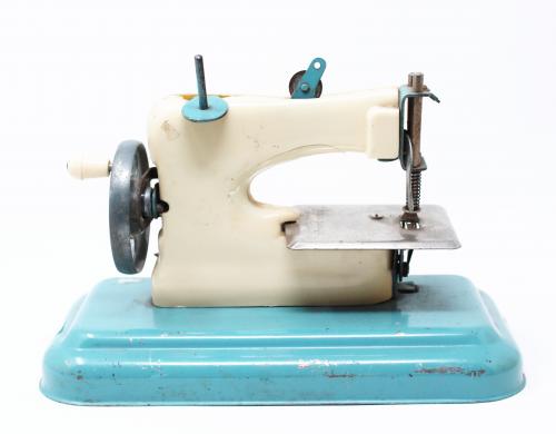 MAQUINA DE COSER DE JUGUETE