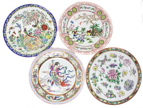 CUATRO PLATOS DE PORCELANA