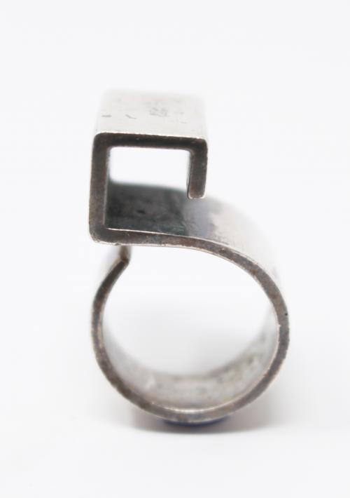 ANILLO EN FORMA DE 5