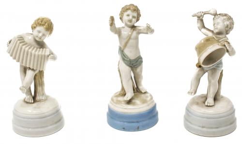 TRES ANGELITOS EN PORCELANA