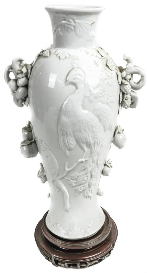 JARRÓN DE PORCELANA BLANCA