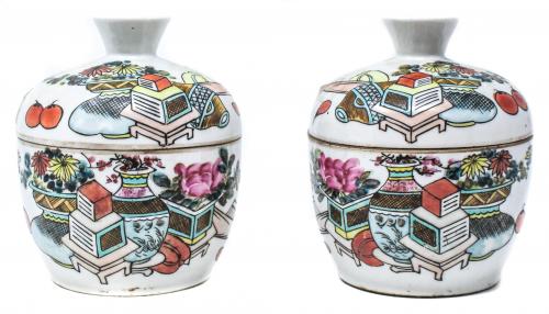 PAREJA DE TARROS DE PORCELANA