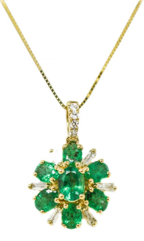 COLGANTE ESTRESLLA CON ESMERALDAS