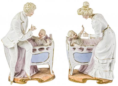PAREJA DE FIGURAS DE BISCUIT POLICROMADO