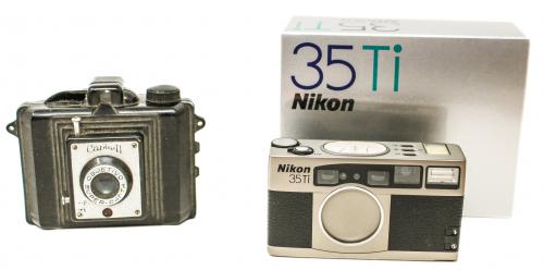 CAMARA  "CAPTA II" Y CAMARA  "NIKON 35 Ti"