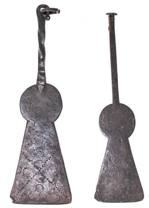 DOS ESPATULAS DE PASTELERO EN HIERRO