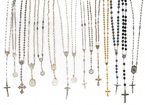 COLECCIÓN DE ROSARIOS DE PPS. DEL S.XX