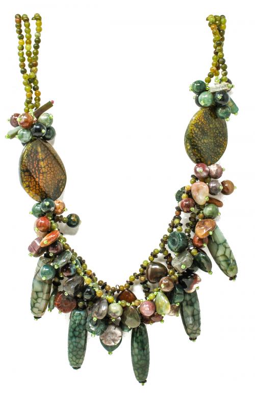 COLLAR GARGANTILLA CON JADEITA