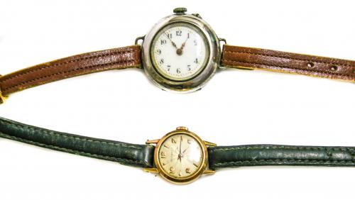 DOS RELOJES DE PULSERA DE MEDIADOS S.XX