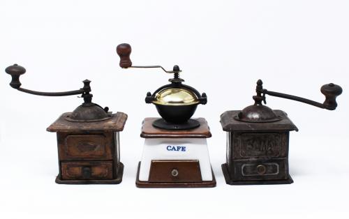 TRES MOLINILLOS DE CAFÉ