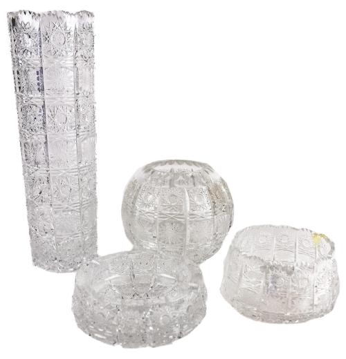 LOTE DE CRISTAL TALLADO DE LA SEGUNDA MITAD DEL S.XX