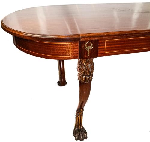 MESA DE COMEDOR DEL ÚLTIMO CUARTO DEL S.XX