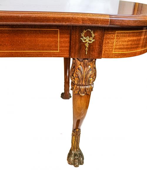 MESA DE COMEDOR DEL ÚLTIMO CUARTO DEL S.XX