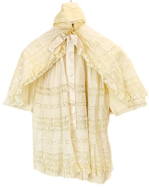 VESTIDO DE ACRISTIANAR Y DOSEL DE CUNA SEGUNDO TERCIO S.XX