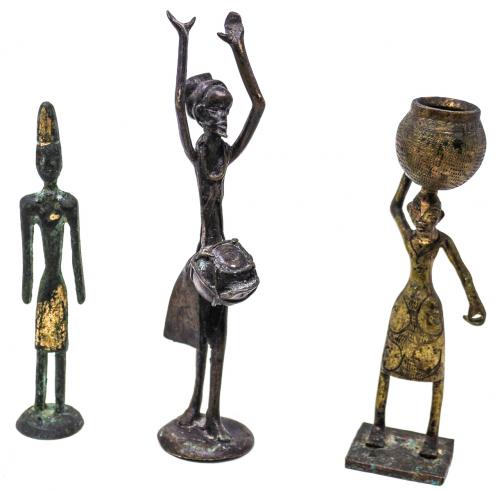TRES FIGURAS DE BRONCES AFRICANOS DEL ÚLTIMO TERCIO DE S. XX