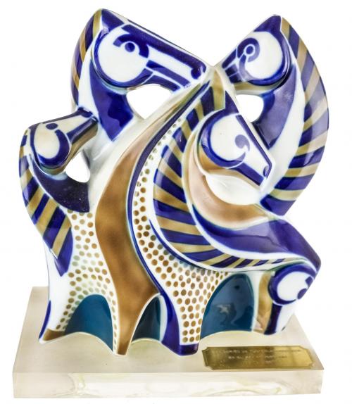 FIGURA EN PORCELANA DE "SARGADELOS"