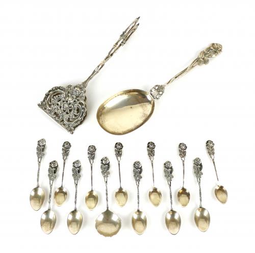 CONJUNTO CUCHARAS Y PINZA EN PLATA