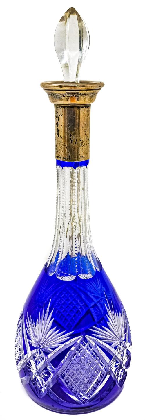 BOTELLA EN CRISTAL TALLADO DEL SEGUNDO CUARTO DEL S.XX