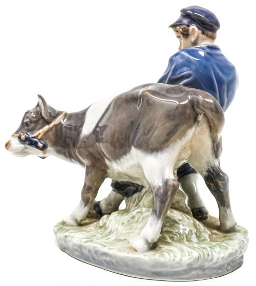 FIGURA EN PORCELANA "ROYAL COPENHAGEN"