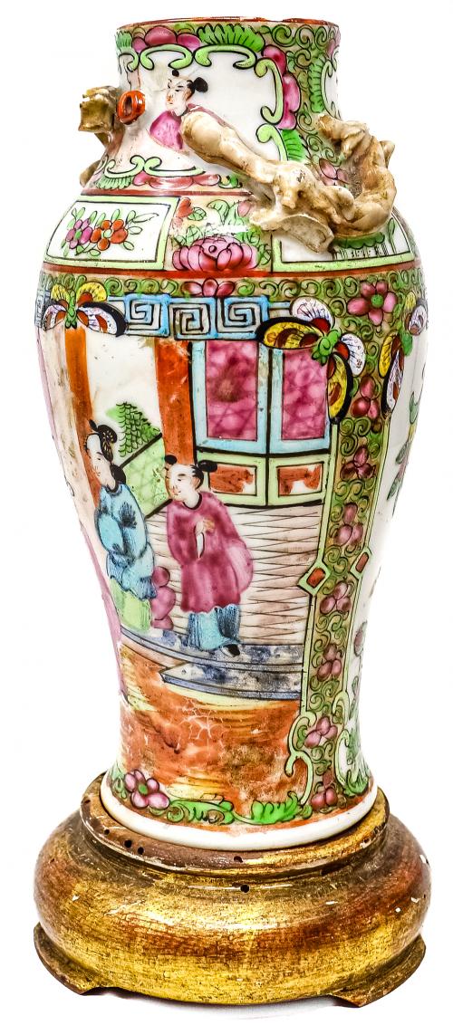 PEQUEÑO JARRÓN CHINO EN PORCELANA PRIMER CUARTO DEL S.XX